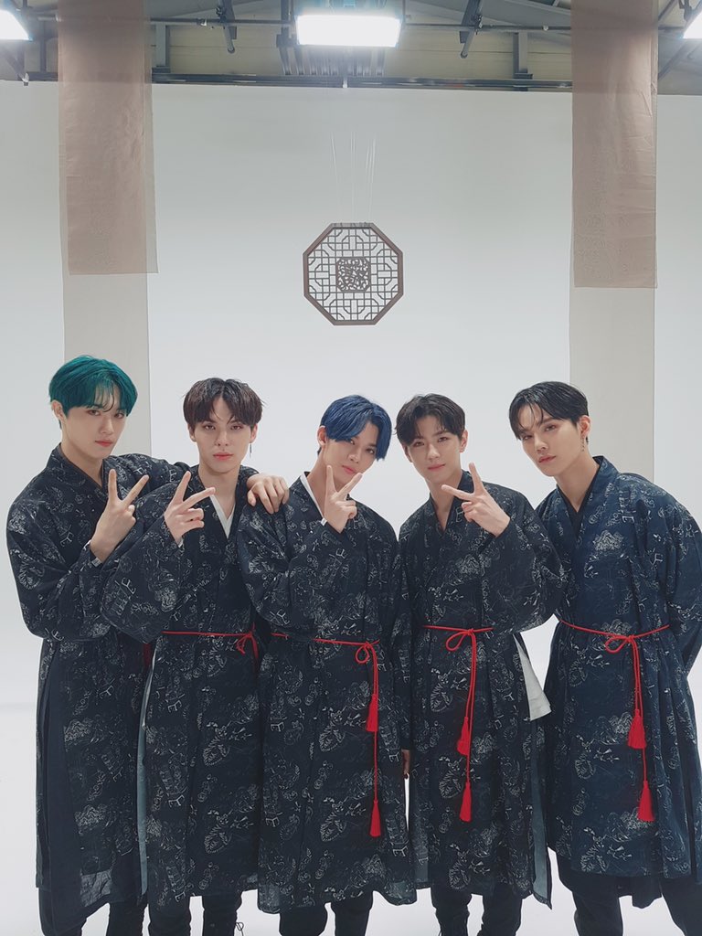 FiaBae2's tweet photo. Just wanna say, you guys @CIX_twt @CIX_Official already di your best -! πthank you for your hardwork CIXπ and for FIX -! I know if you sad (also me) but, It's okay, let's do it better for the next CIX comebackπ FIGHTING FOR CIXλ AND FIXπ
#teamFIX #teamFIX https://t.co/Yin2M30BMB