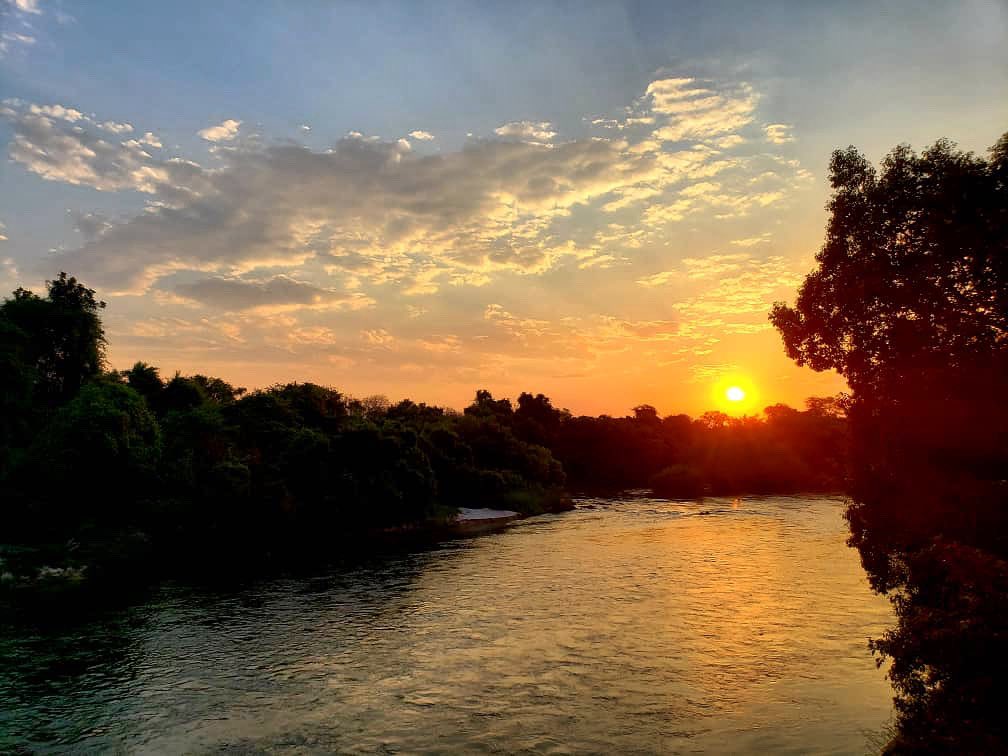 RoyalChundu's tweet photo. โSunrise, sunset
Sunrise, sunset
Swiftly flow the day...โ โ๏ธ
#thatsunset #zambezilife
#theroyalchunduexperience https://t.co/6foULnqmyd