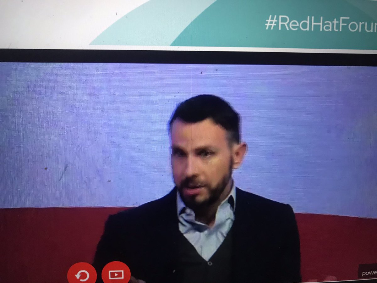 impresacity's tweet photo. #RedHatForum il caso Reale Mutua illustrato da #GianlucaMancuso. Sul palco #BlueReply, con #GuidoVicino, come #globalsystemintegrator che ha affiancato il Gruppo nei processi trasformativi. @ThomasGiudici, a capo del canale italiano @RedHatItaly spiega la centralità dei partner https://t.co/ReLY1tg3v9