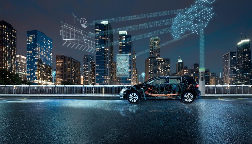 SiemensCzech's tweet photo. Rostoucí trend elektromobility sebou přináší i neustále nové otázky. Kde a jak se budou elektroauta dobíjet a kolik jich distribuční síť zvládne utáhnout? https://t.co/oHFqPQZt4q #visionsmag #future of #emobility https://t.co/n3fLUDhTcA