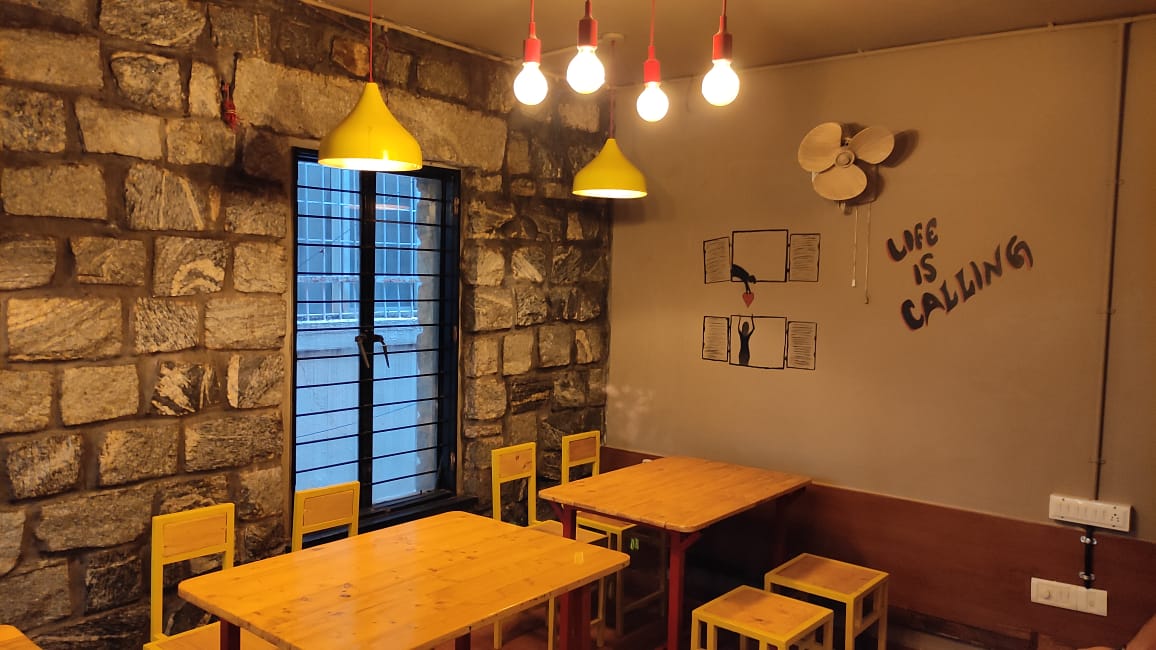 mmcexplorers's tweet photo. Fusion Cuisine, multi-floor, multi-spaced food joint in Indiranagar. Private dine, party hall, table reservations, bulk orders, birthday party &amp; work from GFH.
Video coming soon!
#mmcexplorers #graffitersfoodhub #indiranagar #tippasandra #foodvibes #selfdecorator #fusionfood https://t.co/IuvpXHAIwV