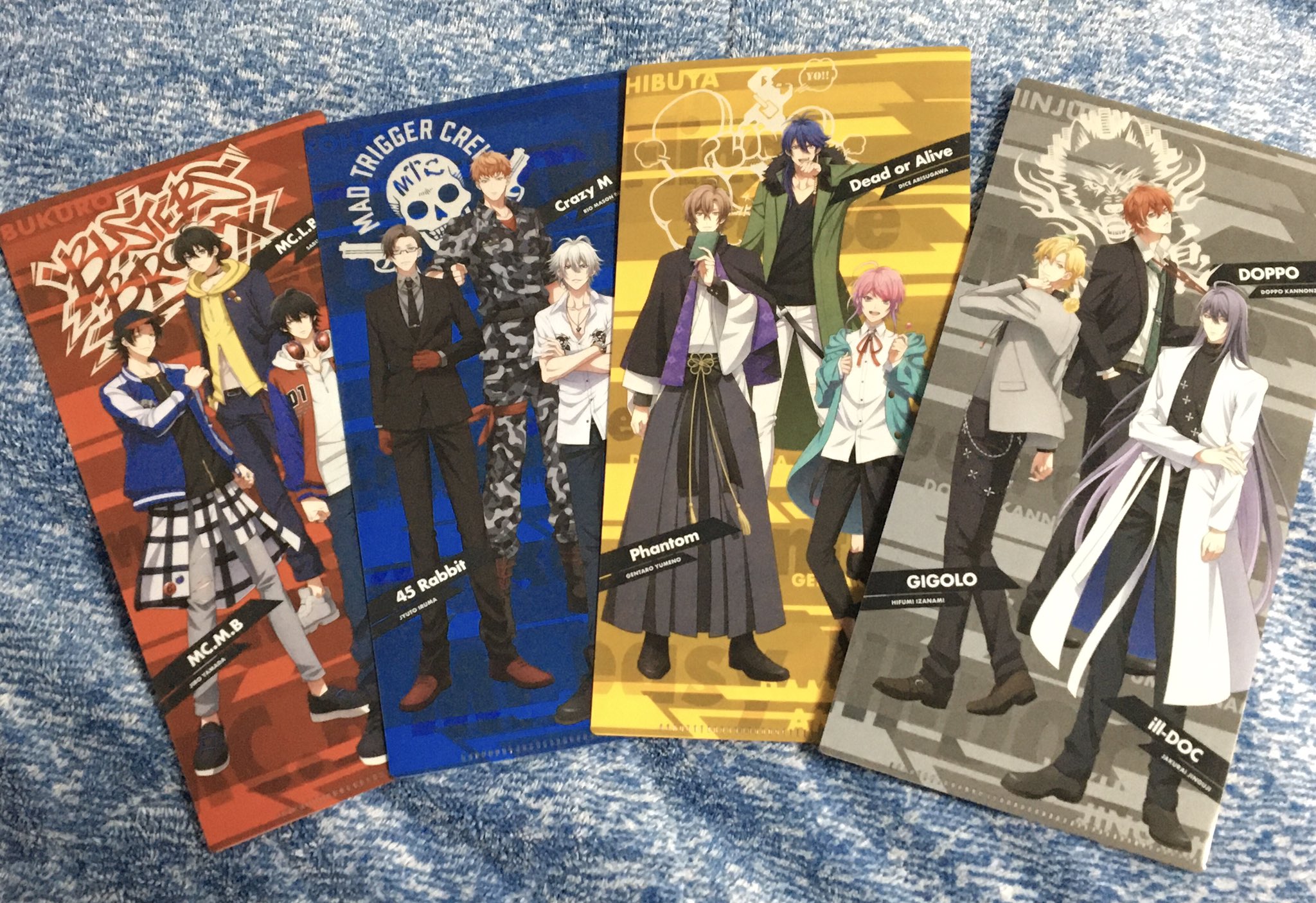 三日月 今日からヒプノシスマイクのキャンペーンがスタート オリジナルマルチファイル全4種コンプリートしました 個人的にfling Posseが推しです ヒプノシスマイク ヒプマイ ローソン コンビニ お菓子 Busterbros Madtriggercrew