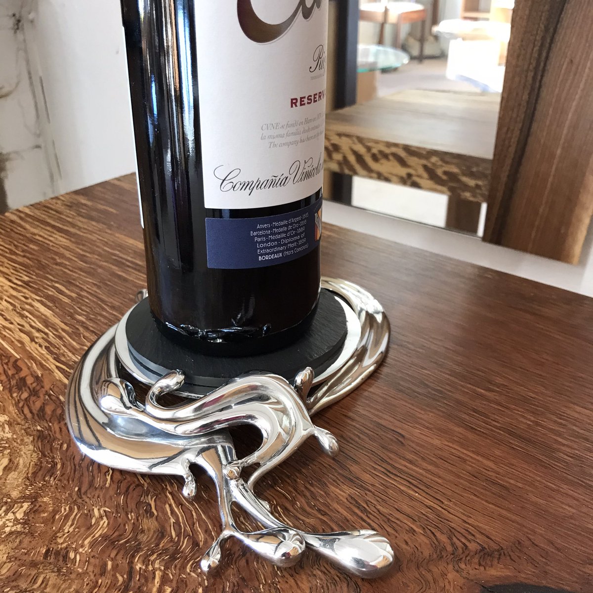 fleurgrenier's tweet photo. All finished! And now available on my website
#Pewter and #welshslate stand perfect for choice of red! Or a large candle if having a healthier lockdown! #contemporaryMetal #decorativeArts #sussex #contemporarytableware
 #ContemporaryInteriors #candlestand #winebottlestand https://t.co/tsnAk0J9cE