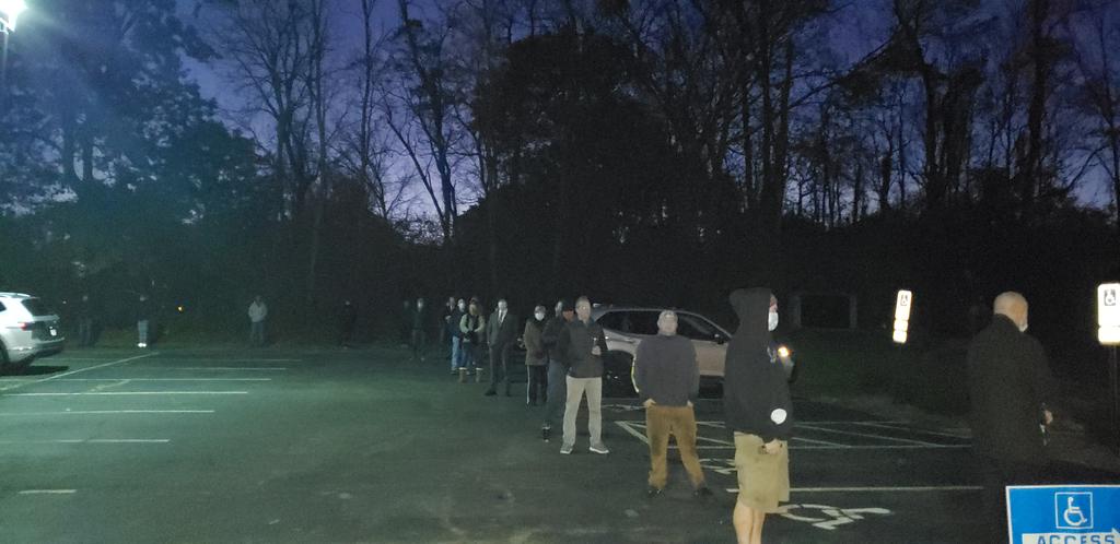 domer1982's tweet photo. Anderson R and U at 6:25 AM. Lots of enthusiasm! #NoExcuseNotToVote https://t.co/YVUtVvLfu3