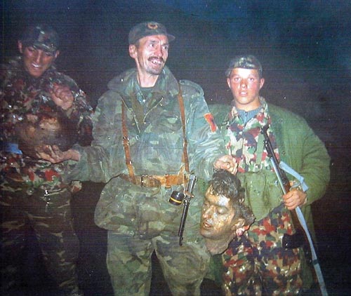 @outsideral1 @FriendsOfSerbs Those are albanian KLA 'fighters'. Beheaded victims are Serbian civilans.