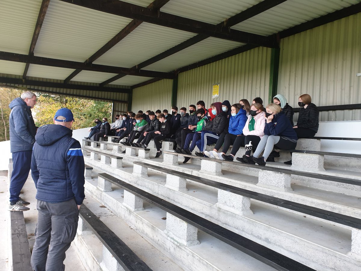 DamienColeman4's tweet photo. @ConnachtGAA @CoachingGalway @Galway_GAA #DunmoreCS #TYCoaching @gaafutureleader with @thughes23 @jasonT54385953 #Excellentlearning https://t.co/OT6NeTHLTq