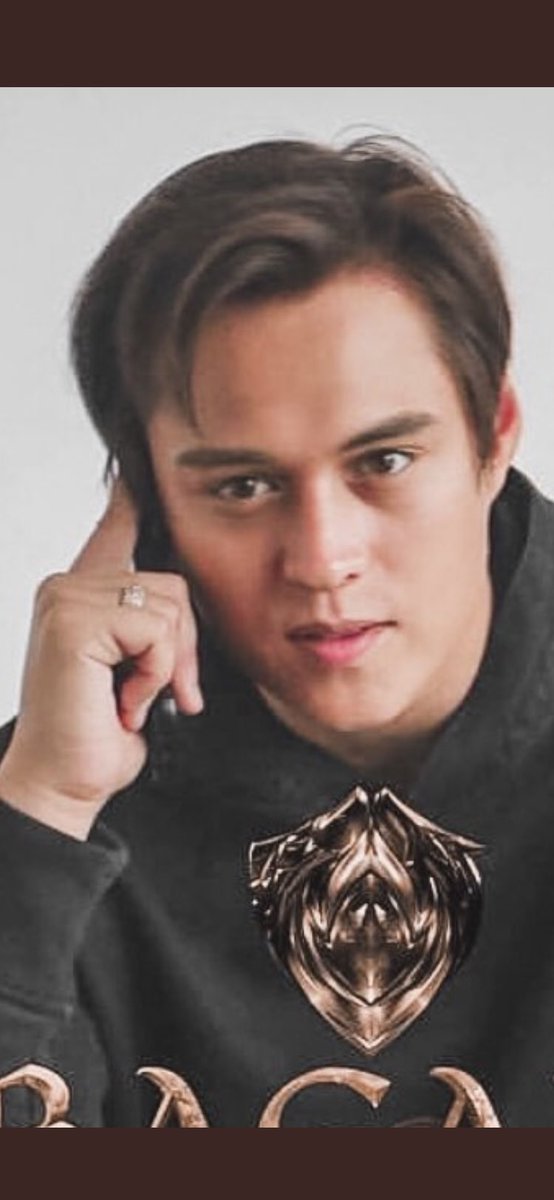 kingofkoreanpop's tweet photo. @HannahRevilla2 @KAMIcomphnews Coz hindi nila ka level si Quen..Quen’s handsome face is beyond Philippines..hindi lang pang local..pang International 😁 https://t.co/s57t6kLtEX
