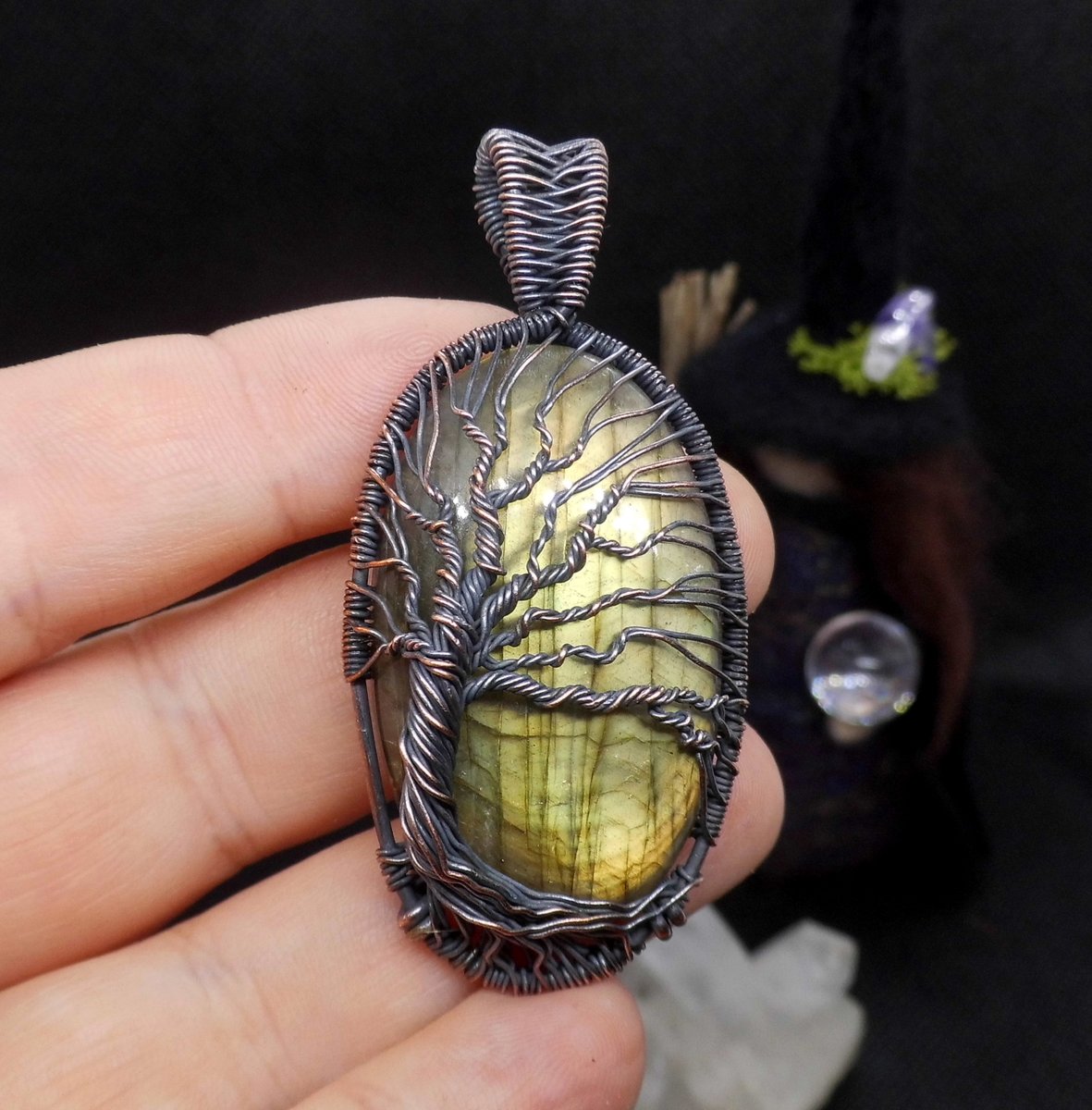 CharismaCrystal's tweet image. #labradorite #crystal #treeoflife #pendant   
CharismaCrystals.etsy.com 💛💚🧡

#pagan #witchcraft #druids #BizHour #UKGiftAM #UKGiftHour #giftideas #UKBizHour #handmadejewelry #craftbizparty #indiebizhour #wicca  #Christmas #witchyvibes #HandmadeHour #HandmadeInUK
