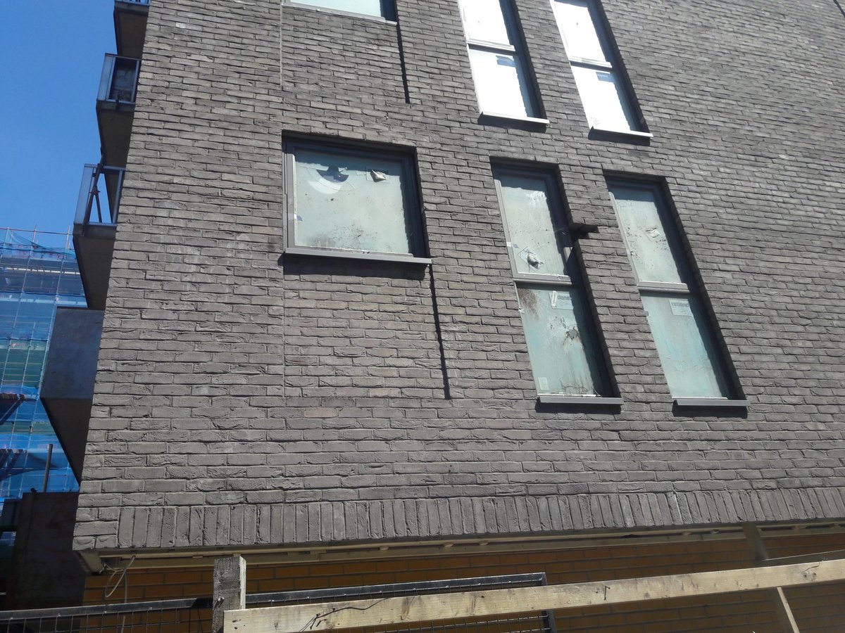 Hi  @JohnsonSitu do you know why 70 new homes on the former Crown St Depot site in Camberwell continue to stand empty and derelict 5 years after being built?