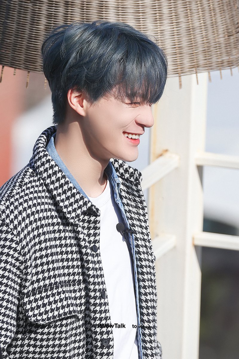 201102 

🐶💙

#제노  #JENO  #NCT