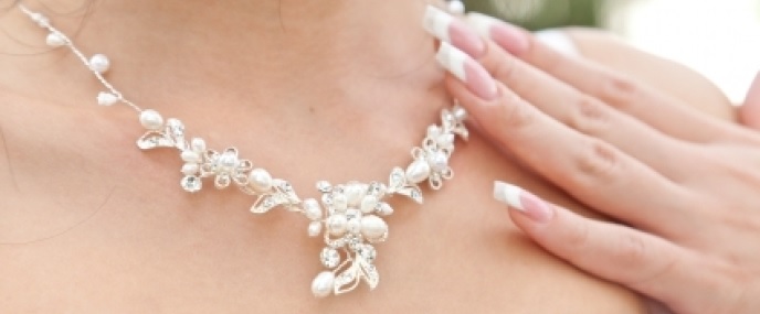 WeddingLocal's tweet image. Once you have the wedding gown picked out it’s time to decide on the jewellery. ow.ly/Lsgi50C8lm4

#weddingplanning #wedding #weddinginspiration