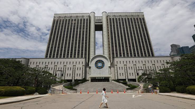Pemerintah Seoul juga menyarankan kantor pengadilan, kejaksaan, balai kota, 8 lembaga keuangan dll untuk pindah ke Gangnam. Tapi yg pindah cuma Mahkamah Agungnya. Nangis ga u, gw sih iya