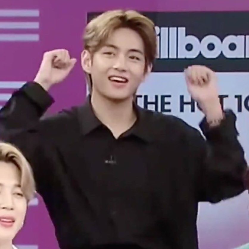 KTH_News's tweet photo. Taehyung is seriously the most adorable man! 🥺😭 https://t.co/7zXLaOOmhg