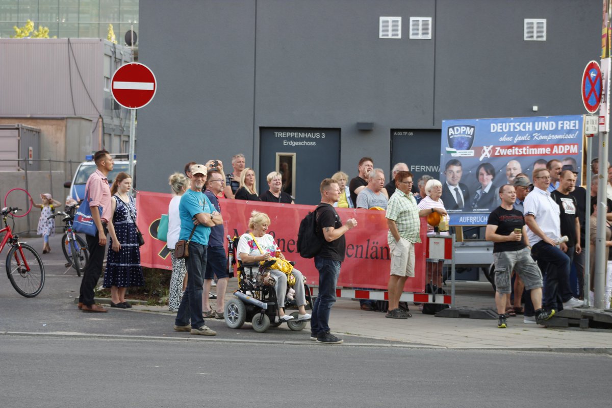 mschwarz87's tweet photo. Hier einige Bilder von der Demo vom #dd0108 aus 2019. https://t.co/navyDnoLCt