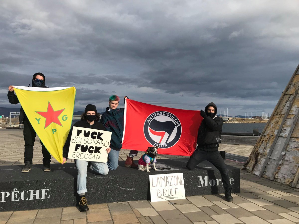  #WorldKobaneDay in  #Gaspé, Québec! Solidarity with  #Rojava and  #Amazonia!'No to Canadian and other industries on Amazon lands! May the regimes of Bolsorano, Erdogan and other fascists follow their ancestors to the graves! Long live autonomy!'  #RiseUpAgainstFascism