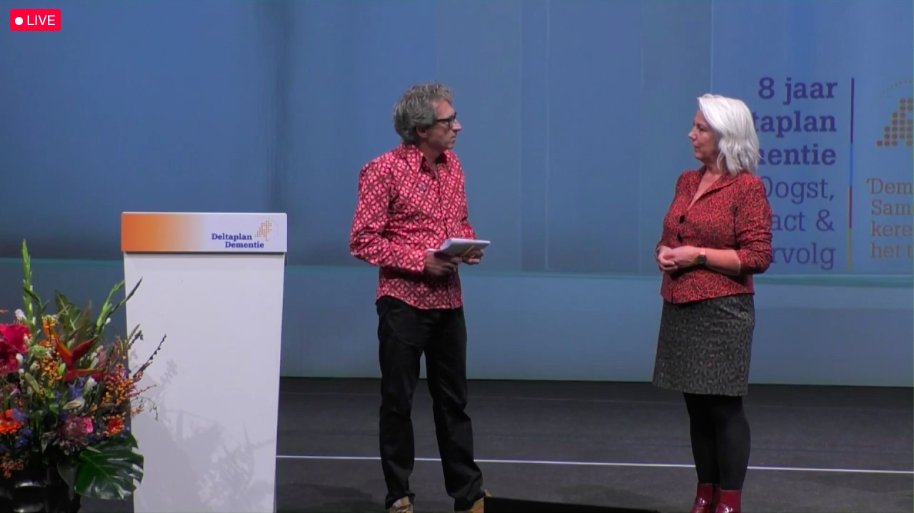 Het slotcongres van @DplanDementie ging zojuist online van start.
 
Deelnemers zagen in een videofragment een allereerste scene van 'Je kunt me een gerust een geheim vertellen', en een kort interview met @MadeleineMatzer.

#jaareventdpd2020 #deltaplandementie #dementie