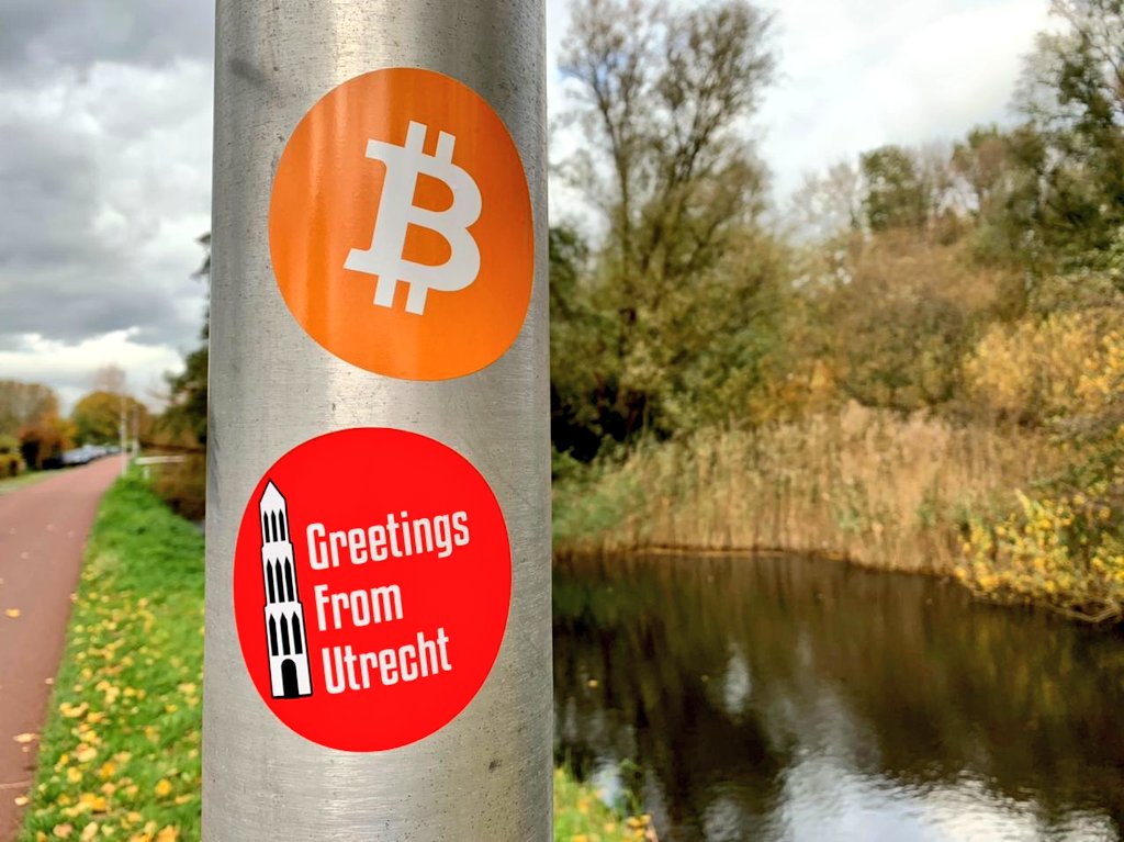BITCOIN STREET ART tweet media