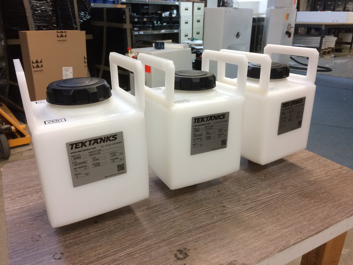 3x 10-litre chemical dosing tanks

#dosingtanks #medicalequipment #medicalequipments #foodproduction #adblue #hydrolics #fabrication #paintmixing #ukmanufacturting #ukmfg #GBmfg