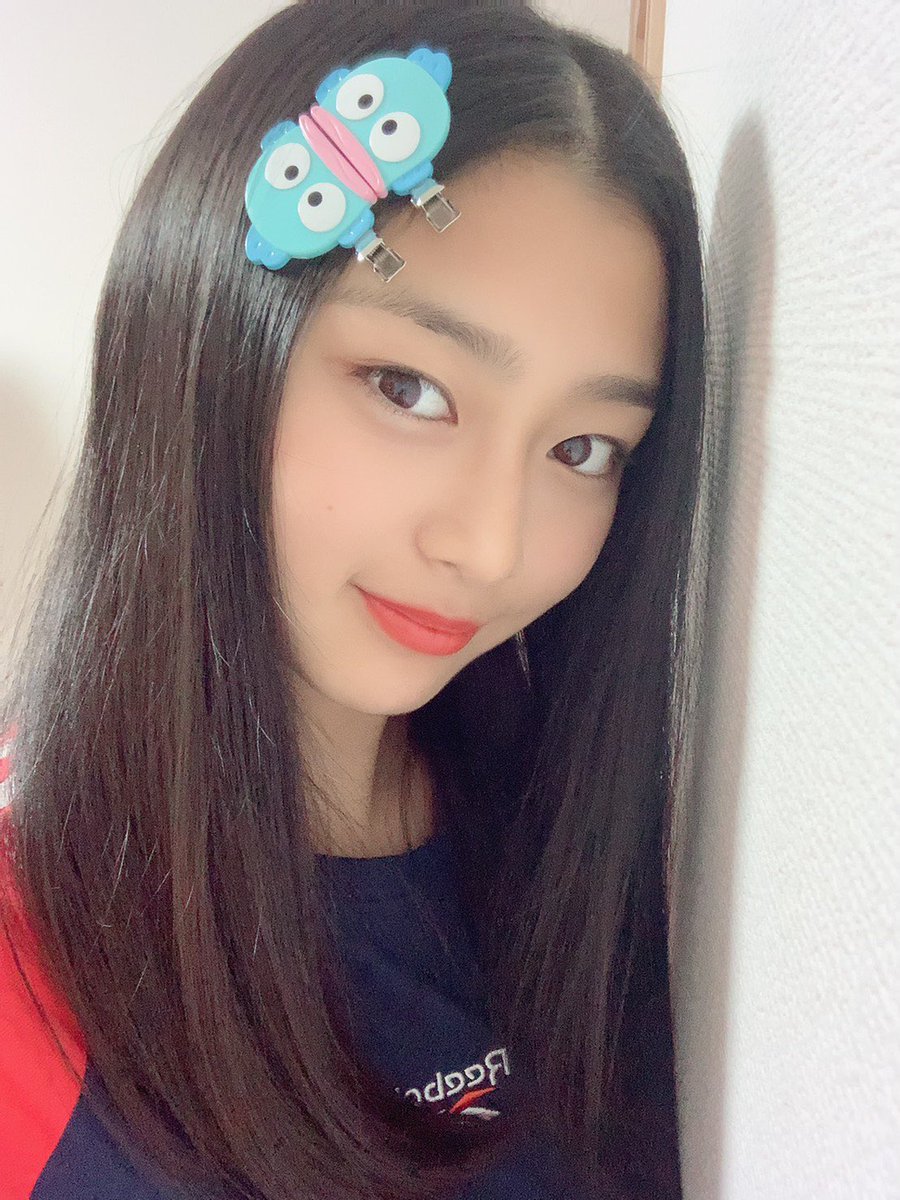 山口 夢菜 Jk 17歳 Sur Twitter 新入りヘアピンちゃんと ハンギョドン可愛すぎてずっと欲しくて探してたから嬉しい あ わたしの付け方 流行らそ 笑 ヘアピン ハンギョドン はんぎょどん 山口夢菜 ゆな Yuna 女子高生 Jk コスメ メイク Happy