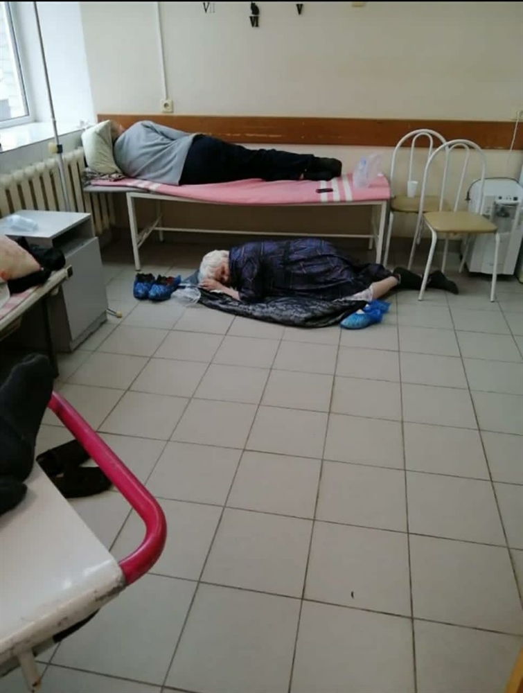 За 20 лет Россия получила много триллионов долларов от продажи нефти за границу. Где же доля граждан России от этих богатств? Ответ на этот вопрос дает 70-летняя жительница Томска (столицы нефтяного региона). Вот так она лечится в больнице
