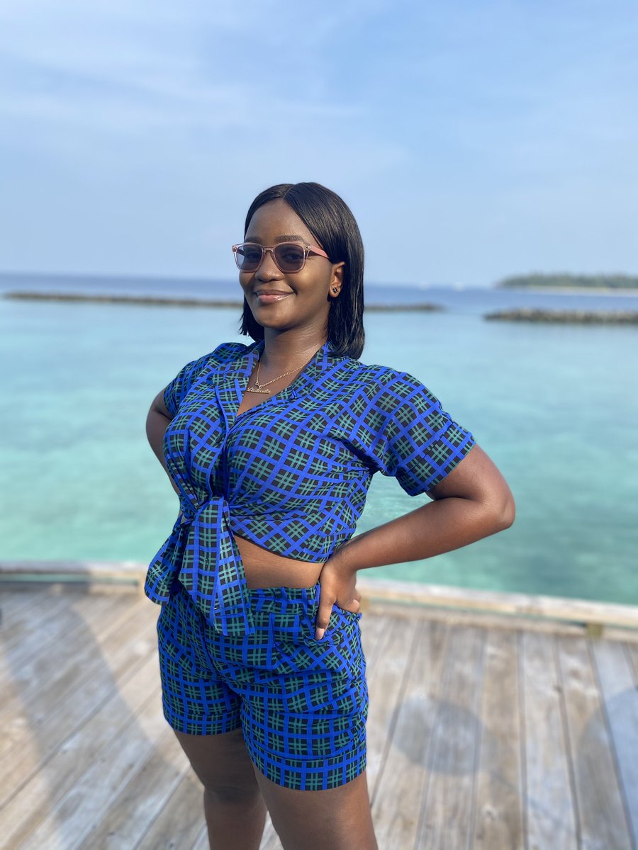 Didicodes's tweet photo. Who is this cute lady?๐
#TheDripIsInMaldives https://t.co/sgHYki4q44