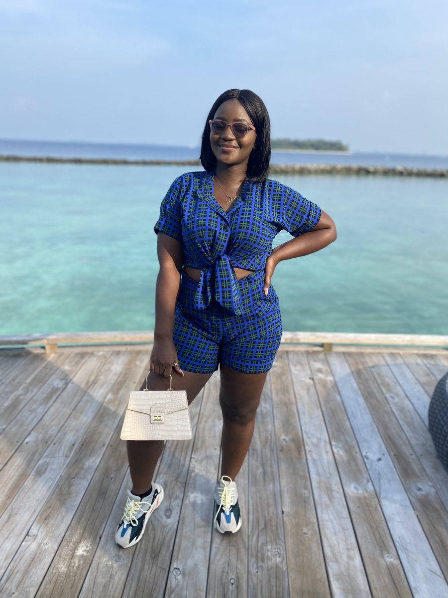 Didicodes's tweet photo. Who is this cute lady?๐
#TheDripIsInMaldives https://t.co/sgHYki4q44