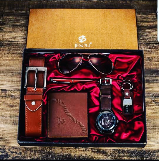 WrapLee's tweet photo. with all this cuteness it is just 20K visit us
.
.
.
 https://t.co/p6kdGf1GYh
🎁🎁🎁🎁🎁
#GiftedGraduationEP9 
#giftideas https://t.co/IiQsMlRLab