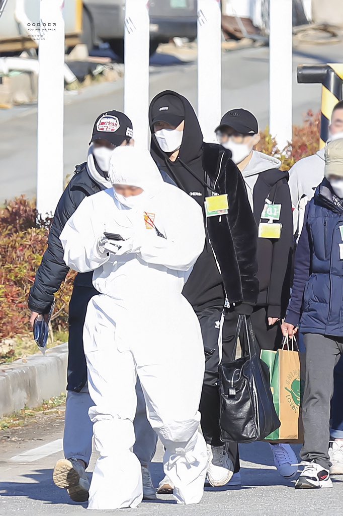 YOUAREMYPACA's tweet photo. 201103

널 좋아하는 만큼 마음이 계속 아프지만...우리 다시 만나는 날을 한걸음 가까워졌다 

#임영민_사랑해 #임영민 #영민
#limyoungmin #youngmin https://t.co/EhtlojJ5gx