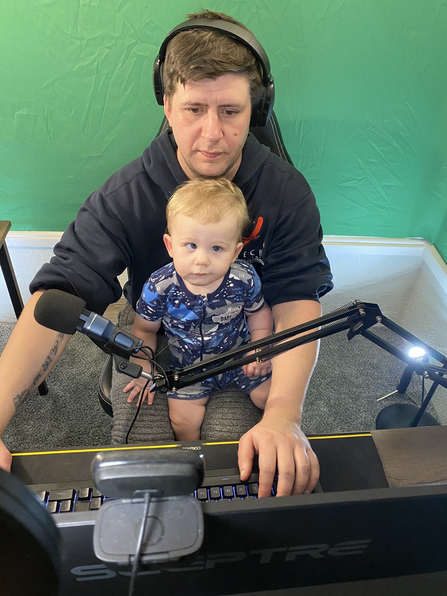 S41NTL3SS's tweet photo. Teaching him young. He’s daddy’s little prodigy. #stream #streamer #games #gamingdad #prodigychild. https://t.co/8JJuPgMGRF