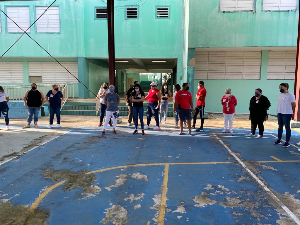 repjuniorperez's tweet photo. 🗳 [ELECCIONES] Ya nuestro ejército azul listo, nos envían estas fotos de la unidad 9 del Precinto 10. #Distrito7 #SoyParte https://t.co/daOPPRfBze