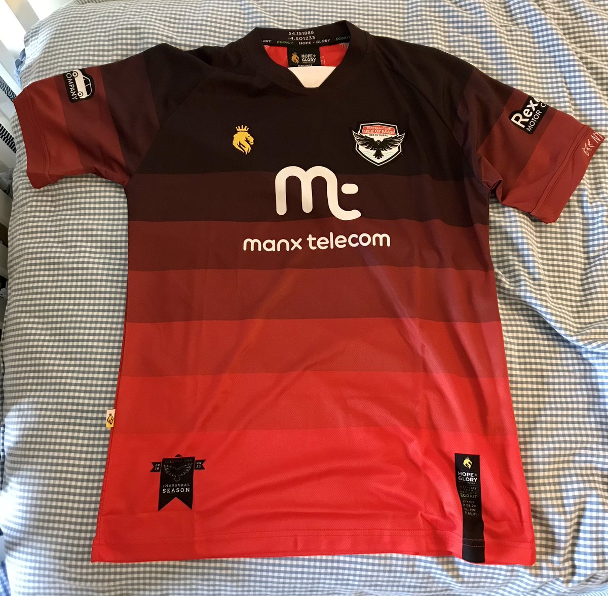 ollie__cfc's tweet photo. New home shirt just arrived @FCIsleOfMan
An absolute thing of beauty ๐๐
#BeeNyShare ๐ฎ๐ฒ โฝ๏ธ https://t.co/G6uleVIsKg