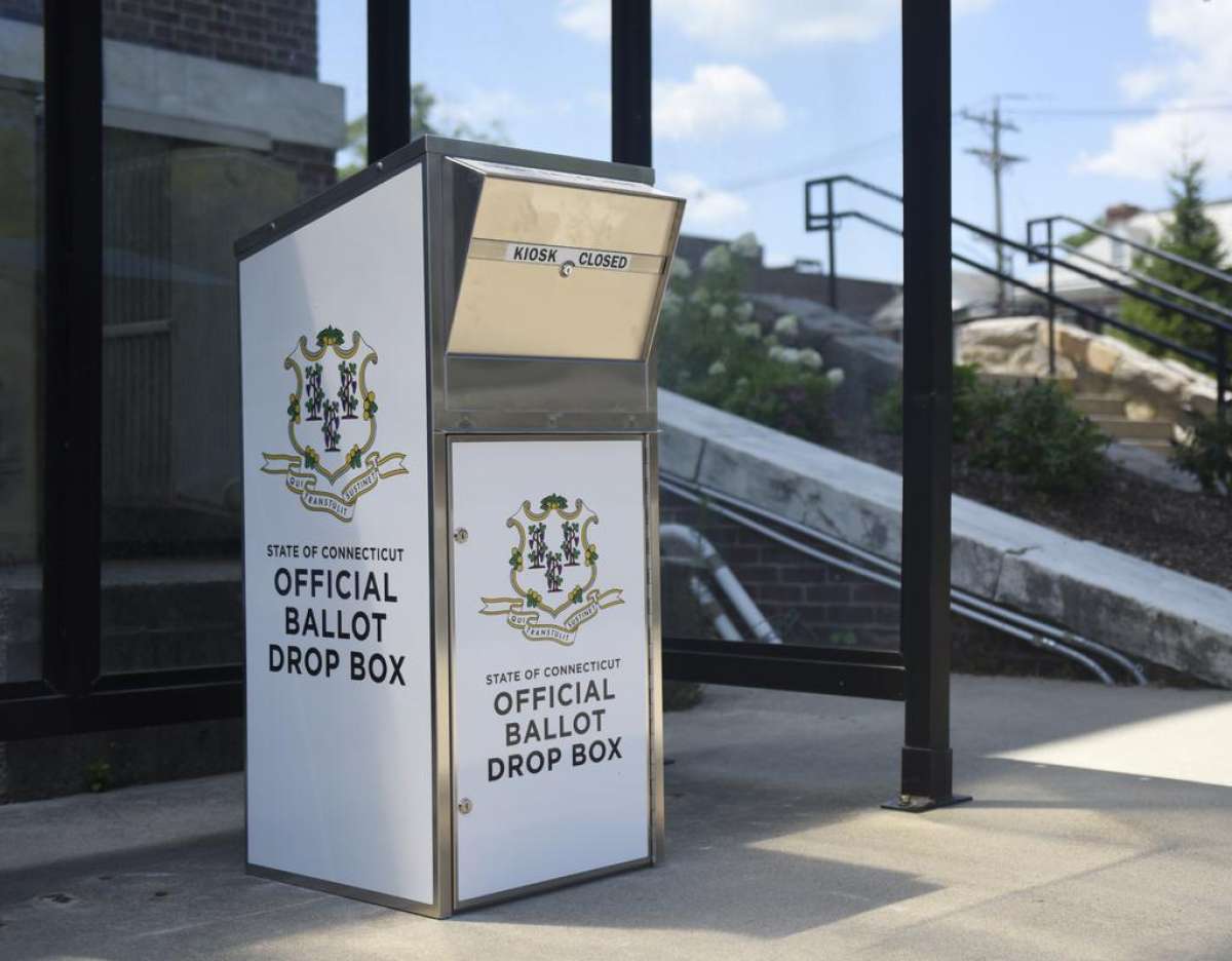 CBA_YLS's tweet photo. Don't forget to turn in your absentee ballot. You can return it up until 8 p.m. at the ballot boxes outside your Town Hall. #CTVotes #CBAYLS #RocktheVote #CTLawyersVote #VoteCT @sotsmerrill https://t.co/DSPl7dQDe4
