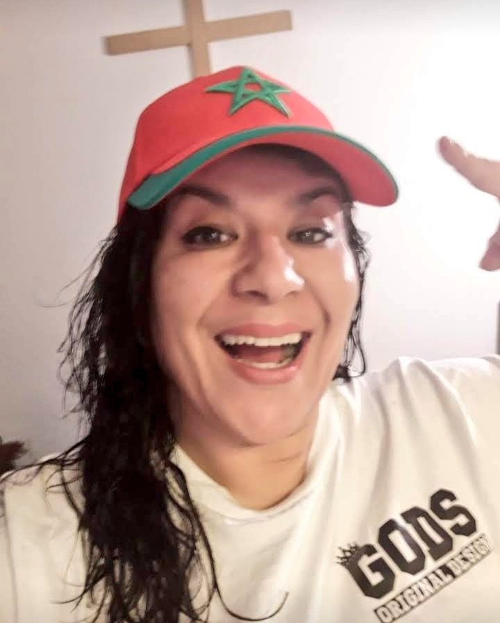 ISpreek's tweet photo. @nabidavar @ImamSalima En zij zongen een nieuw lied: ‘U bent het waard om de boekrol in ontvangst te nemen en de zegels te verbreken, want U bent geslacht en hebt met uw bloed mensen voor God vrijgekocht uit alle rassen, volken, stammen en taalgroepen. Openbaring 5:9 #Marokkaanse #Christen 👑 #Geredt https://t.co/6X3l7WR2xH