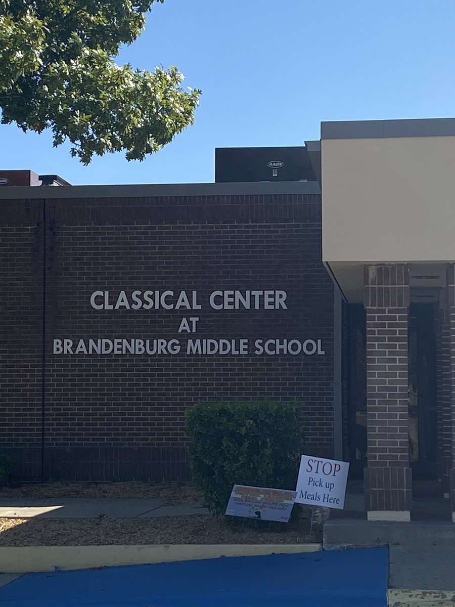 Tammy_McDonald's tweet photo. Join me at Brandenburg to #VOTE! @CCBMS_Braves GISD TRE is last on the ballot! Lines are short! #teamuptovote @drlopez23 @DrBrentRingo @Doc_torSus @sherese_nix https://t.co/3j2pXxiDj7