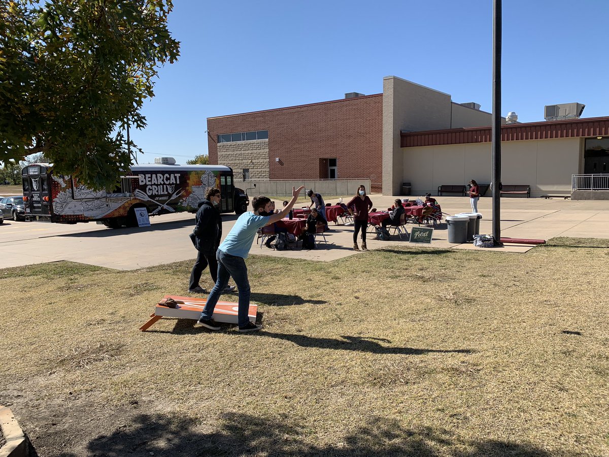 sherman_high's tweet photo. #BearcatSTRONG PTA Student Appreciation luncheon in full effect! Sherman High School has awesome students! #ShermanHighSchool #BearcatSTRONG #SHSPTA https://t.co/PN4ORZPH3x