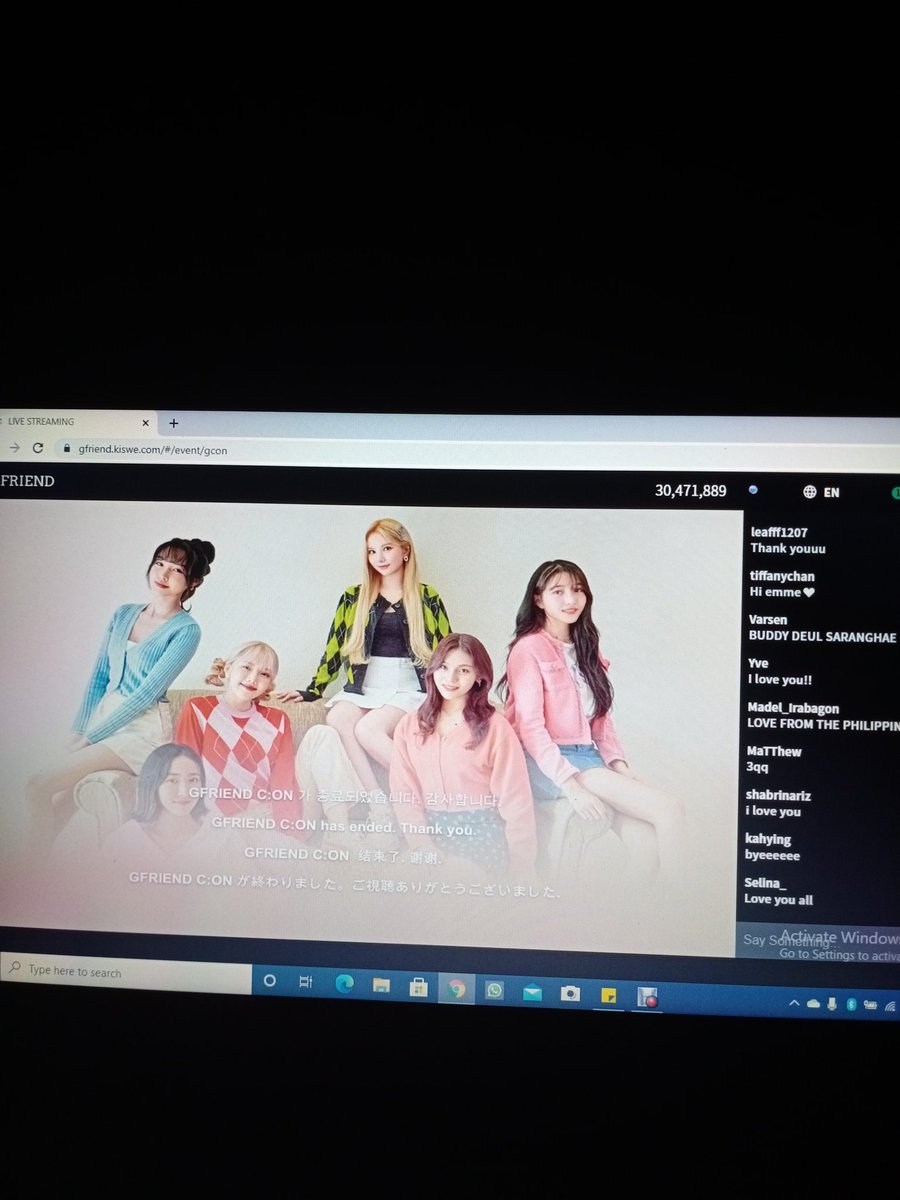 JariyaniYani's tweet photo. Aku sangat menikmati konser @GFRDofficial #GFRIEND_CON kemarin perasaan ku tidak bisa di utarakan bagaimana senang dan sedih bisa melihat mereka walaupun hanya sebatas Online 😭❤
#GFRIENDmago https://t.co/VF8WUxVK0B