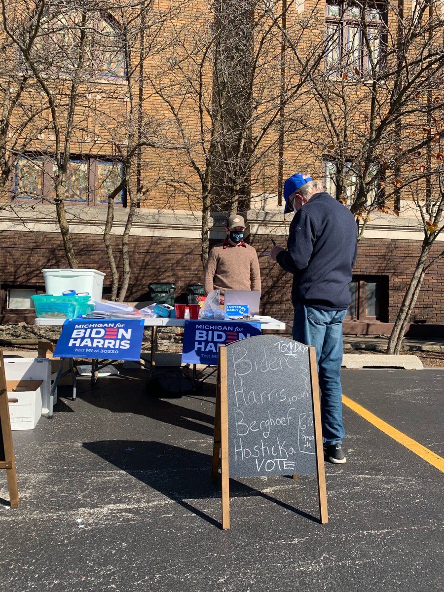 _KendraAfia's tweet photo. Come vibe with us!! Last day launching canvassers in Muskegon and the sun is shining bright βοΈ
#MichiWIN #WildWildWest
@OneCampaignMI https://t.co/0FnGoVLOdm