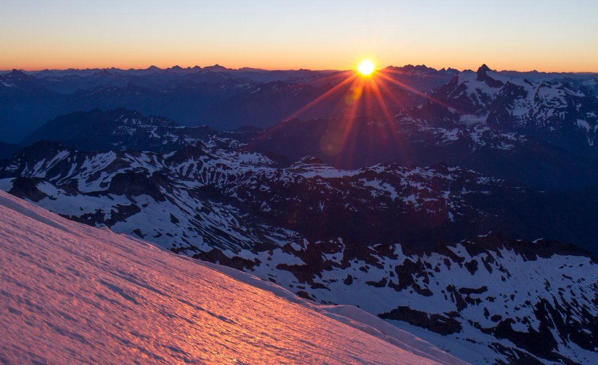 ForestServiceNW's tweet image. "When you do something beautiful &amp;amp; nobody noticed, do not be sad. For the sun, every morning is a beautiful spectacle &amp;amp; yet most of the audience still sleeps."

-John Lennon 

#TuesdayThoughts