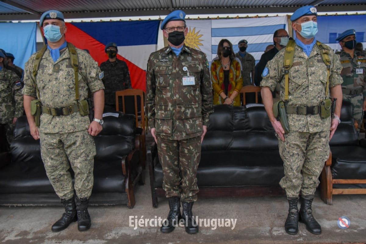 EJÉRCITO DE URUGUAY - Página 32 El64B2rXIAAOAHX?format=jpg&name=medium