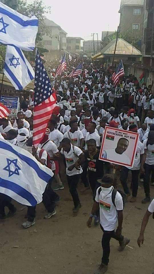 ChukzEgwuatu's tweet photo. @realDonaldTrump
THESE ARE BIAFRANS, SEEKING FOR FREEDOM OUT FROM NIGERIA, THEY CELEBRATE AND JUBILATES AHEAD OF #DONALD_TRUMPS VICTORY.
please take note Sir, we have been doing this since last previous #USElections 

@Mike_Pence 
@SecPompeo 
@VP 
@USinNigeria 
@MaziNnamdiKanu https://t.co/9yClDPXhkd