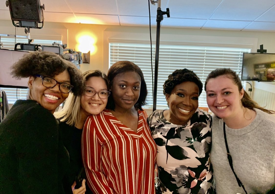 The following day during the SC primaries I took students to a taping of  @amjoyshow, arranged an interview w/  @WhipClyburn & brief meeting w/host  @JoyAnnReid who also spoke to my race & media class 5 years earlier  @WakeForest  #Election2020    #Vision2020Nation  @AU_SOC  @AmericanU
