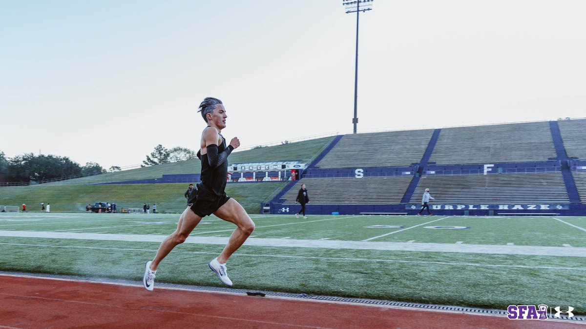 SFA_TFXC's tweet photo. Running to the election polls like...🏃‍♀️🏃‍♂️

#Lumberjacksvote
#RaiseTheAxe
#AxeEm https://t.co/AosWHtMKS8