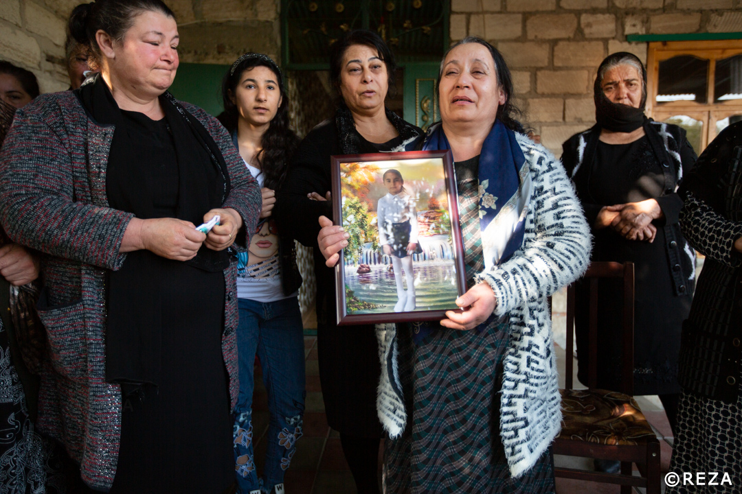 REZAphotography's tweet photo. Barda, Azerbaijan.
Aysu, 7 years won't bring flower to her dad anymore. She was killed by Armenian bombing. Her father Roshan is devastated. He asked for the sand around his daughter tomb to be kept for him when he'll die. #azerbaijan #Karabakh #barda #war https://t.co/Qsfw5WrN6R