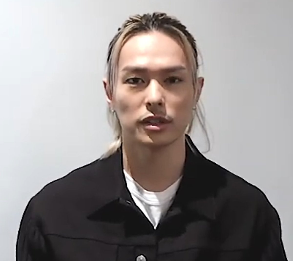 あにゃ 隆二 Op Twitter え 隆二くん 髪が あの麗しい悩ましげなロン毛の隆二くんどこ 切っちゃった 切っちゃったのね ぴえん