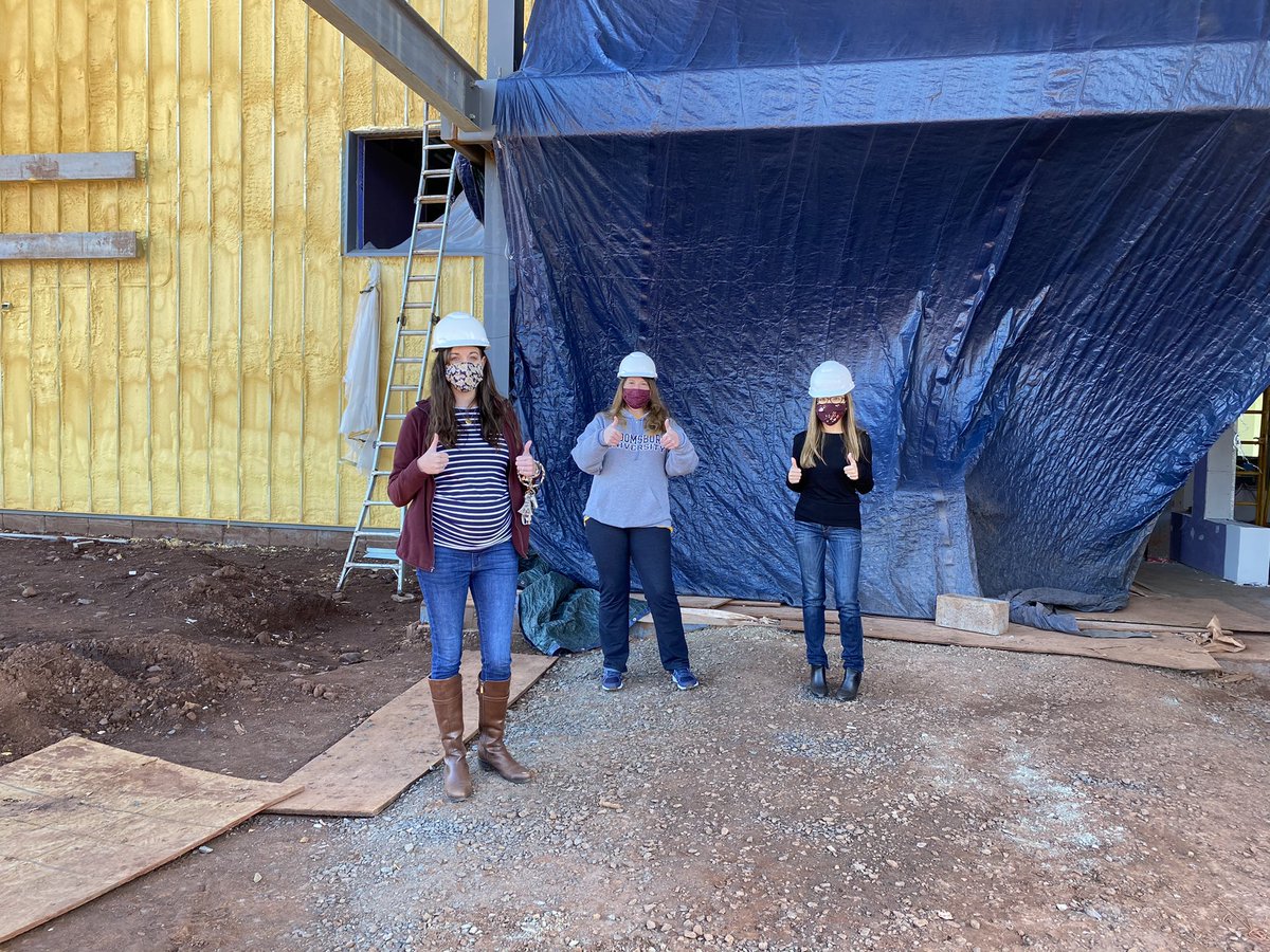 EVcounselors's tweet photo. We had so much fun touring the new CTE building today!!! We can’t wait for you to take classes here! #ctec https://t.co/Mxx1KXE6m2