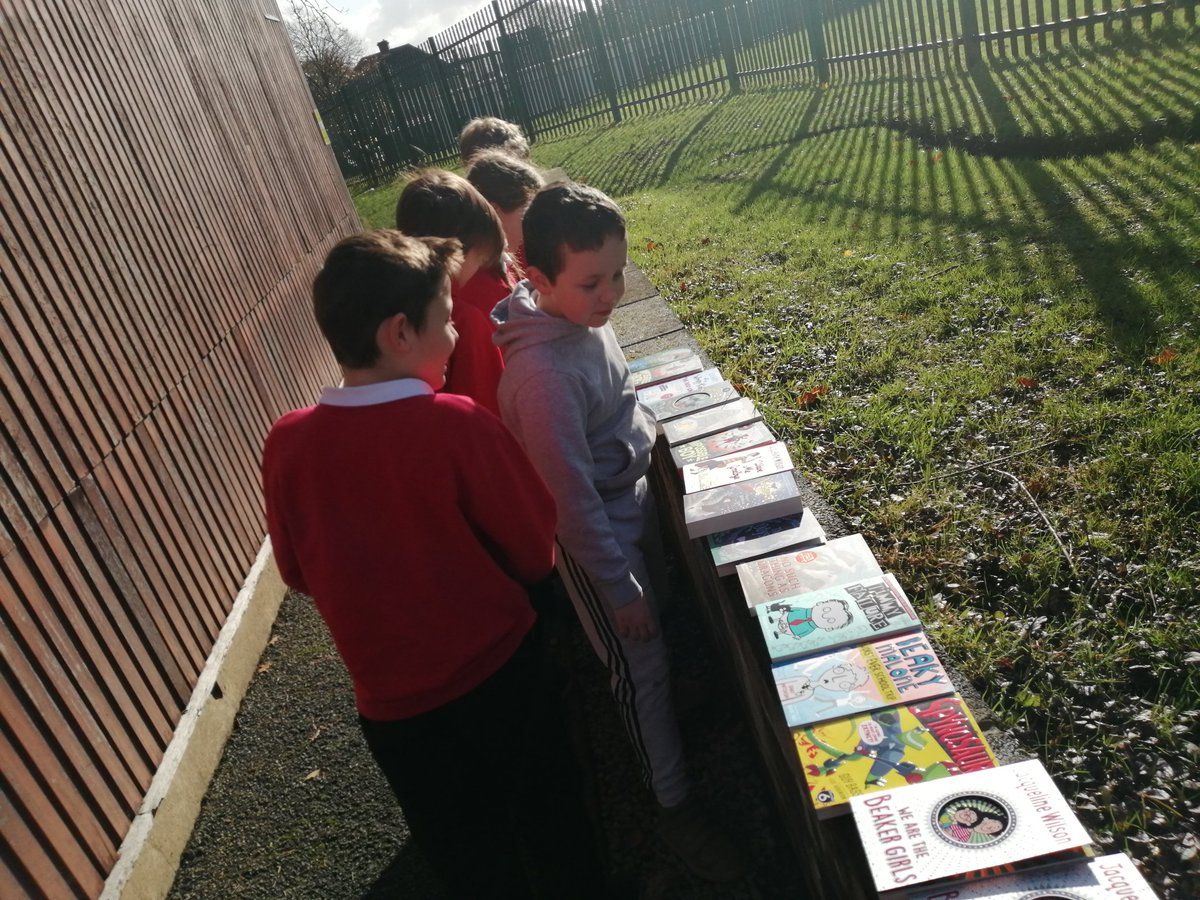 CraigfelenP's tweet photo. The year 5s from #cfp45 also got to choose a book to keep thanks to the @Literacy_Trust #cfplit https://t.co/Jib4XzDdbJ