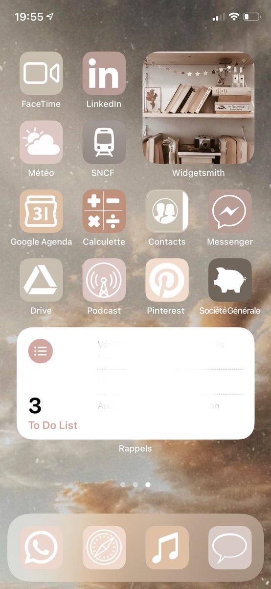 typhanieYT's tweet photo. Le confinement a eu raison de mon téléphone... https://t.co/16zYKShVfQ