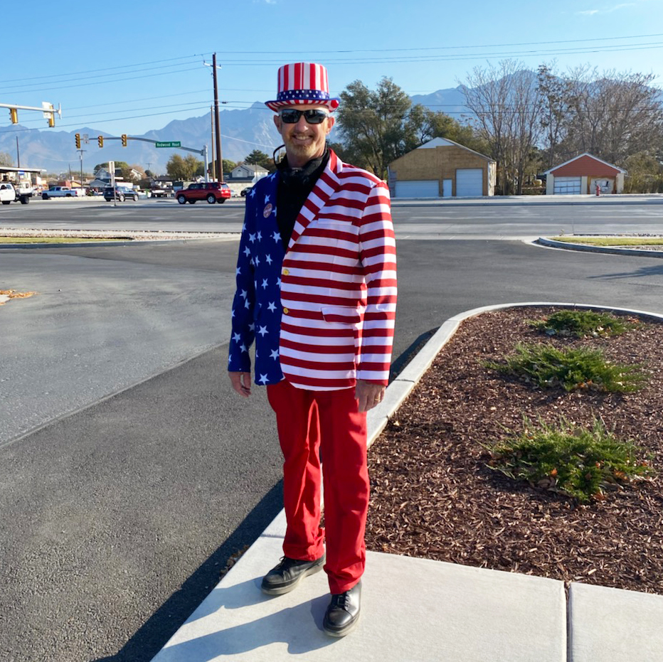 RivertonUtahGov's tweet photo. 🇺🇸 This gentleman just voted in his first election as a US citizen! He and his wife passed their citizenship tests just this year. We thought his attire on Election Day was 💯 perfect. #Vote2020 https://t.co/BVvux25Txk