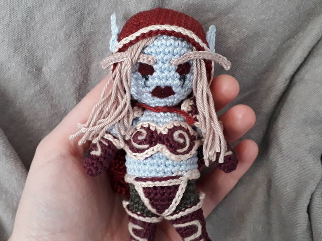 If you ever wanted your own #handmade #sylvanaswindrunner, this chubby # Amigurumi version is now available on #etsy https://t.co/hdZnXF5sBO. You  wanna make one yourself? The pdf crochet pattern will soon be available,  too! #, image size:1080x810