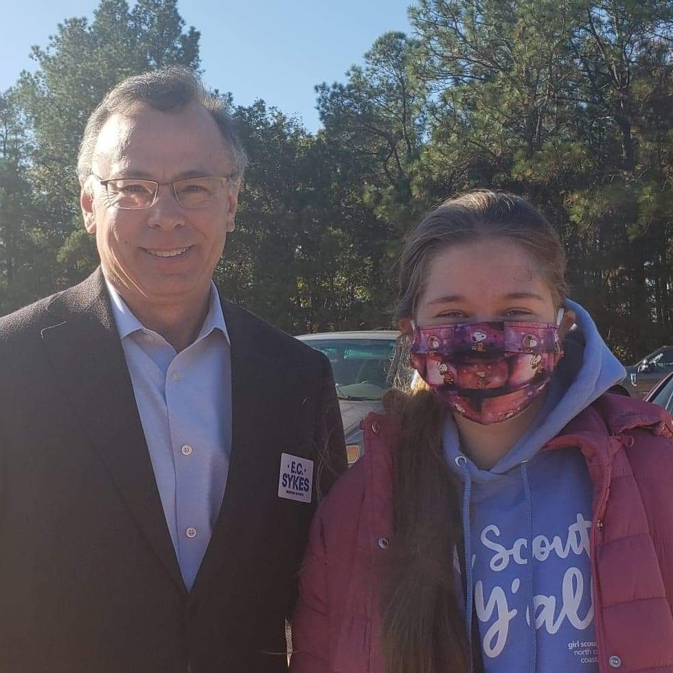 BrunswickTars's tweet photo. Our Treasurer Elizabeth (a Trump Intern) went to the last Trump Rally in North Carolina yesterday! And saw @ECforNC (running for NC Secretary of State)! A special thank you to 7th District Chair Joe Agovino, for helping us expedited entry. #ncboots #leadright #trumptrain https://t.co/Xtl2RN1xOH